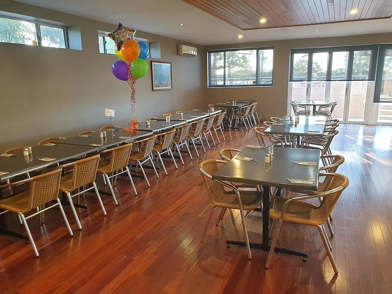 Pub Pokies vs Phone Screens: Has the Living Room Taken Over the Local?